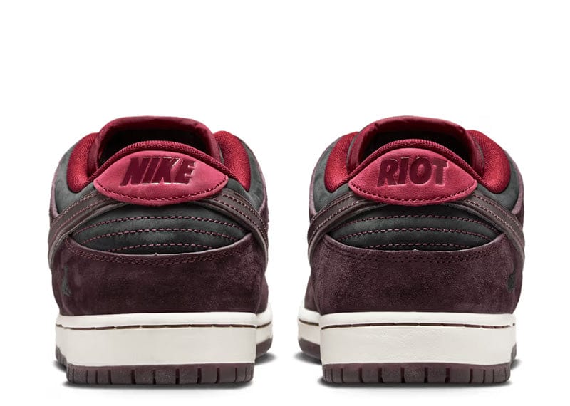Nike SB Dunk Low Riot Skateshop