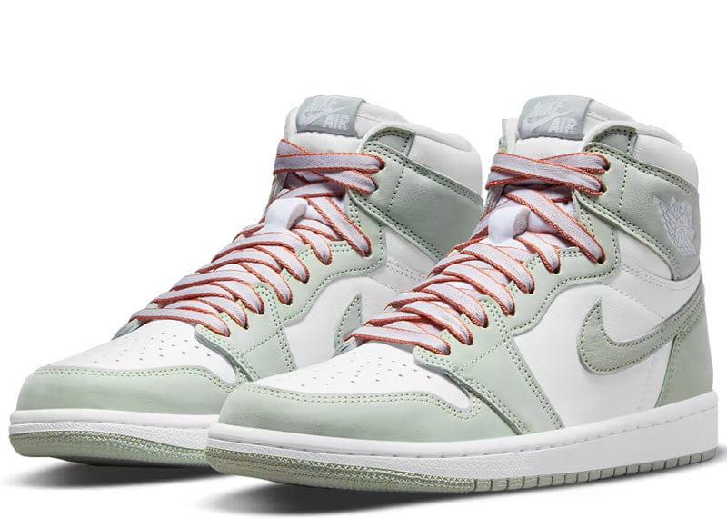 Jordan 1 Retro High OG ‘Seafoam’ (W)