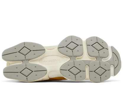 New Balance 9060 Varsity Gold