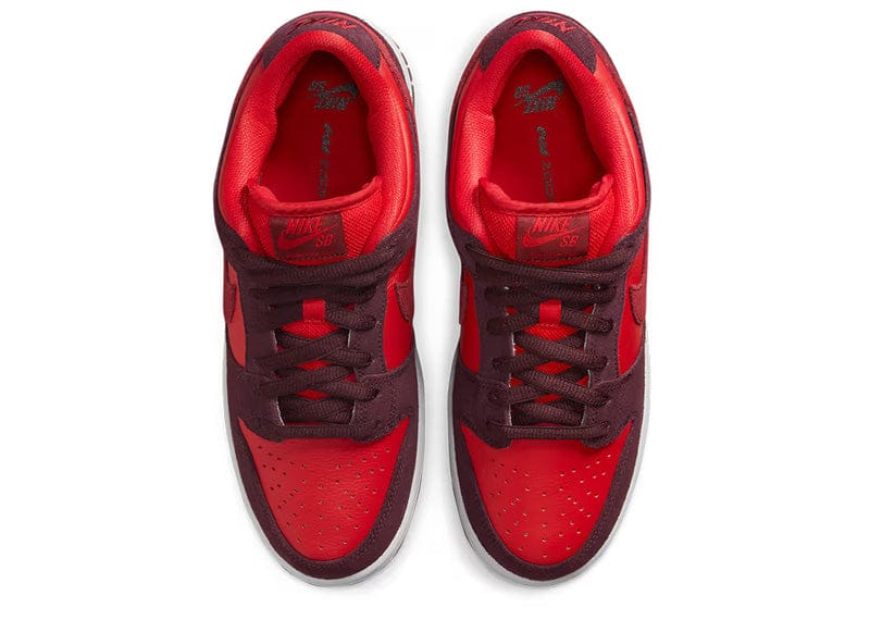 Nike SB Dunk Low Cherry