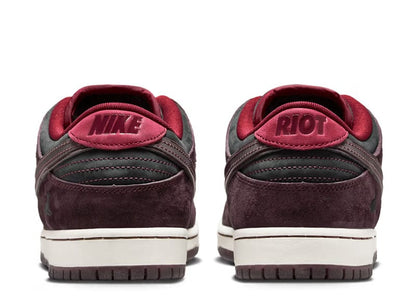 Nike SB Dunk Low Riot Skateshop